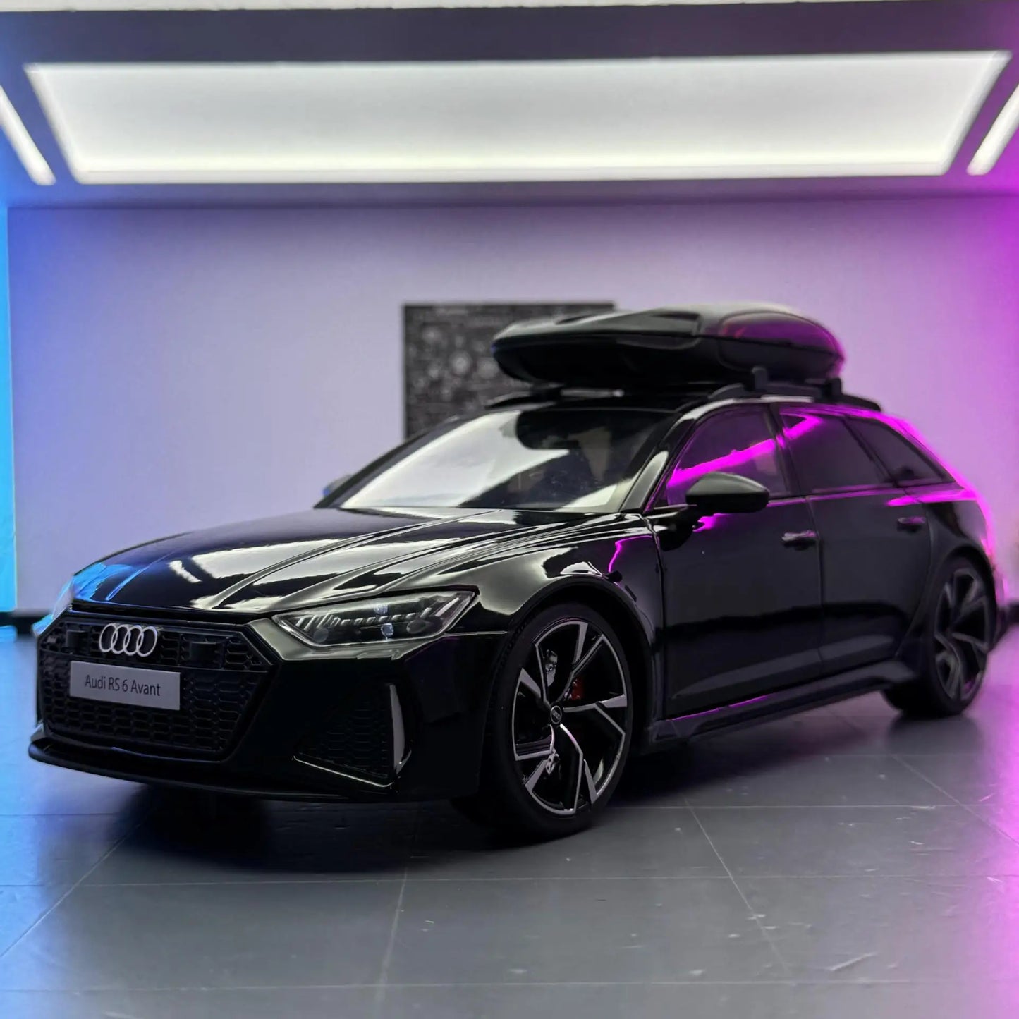 Audi RS6 1:18 Premium Car Model